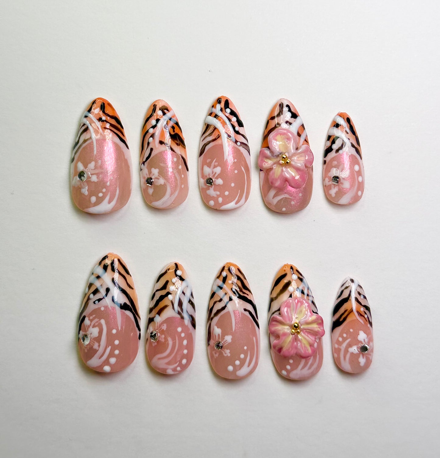 Tiger Lily- Handmade press on nails